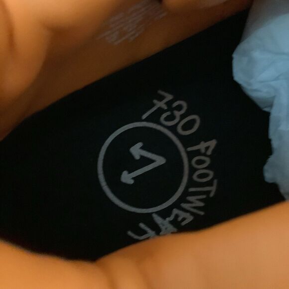 730 Footwear Baller Pros Halloween Edition, Size (10), Signed Box By ASSPIZZA - Picture 8 of 13